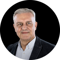 Image{width=500,height=500,url='https://www.lichtline.com/hubfs/Mitarbeiterbilder/RobertKrieger.png',altText='RobertKrieger',fileId=191004474247}