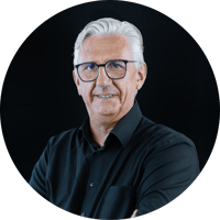Image{width=1000,height=1000,url='https://www.lichtline.com/hubfs/Mitarbeiterbilder/StefanKreth.png',altText='StefanKreth',fileId=264691923145}