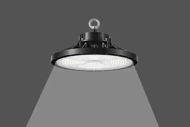 https://www.lichtline.com/hubfs/Homepage/04%20Hallenfl%C3%A4chen-%20und%20Hallentiefstrahler/IndustryLUX%20RODALIS%20PRO%202.0/Bilder/Produkte_Features_RODALIS_PRO_2_0_Ausleuchtung.webp