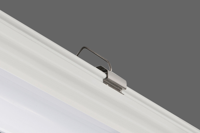 https://7712640.fs1.hubspotusercontent-na1.net/hubfs/7712640/Produkte_DeLUX_SPLASH_Feature_Montageclips.jpg